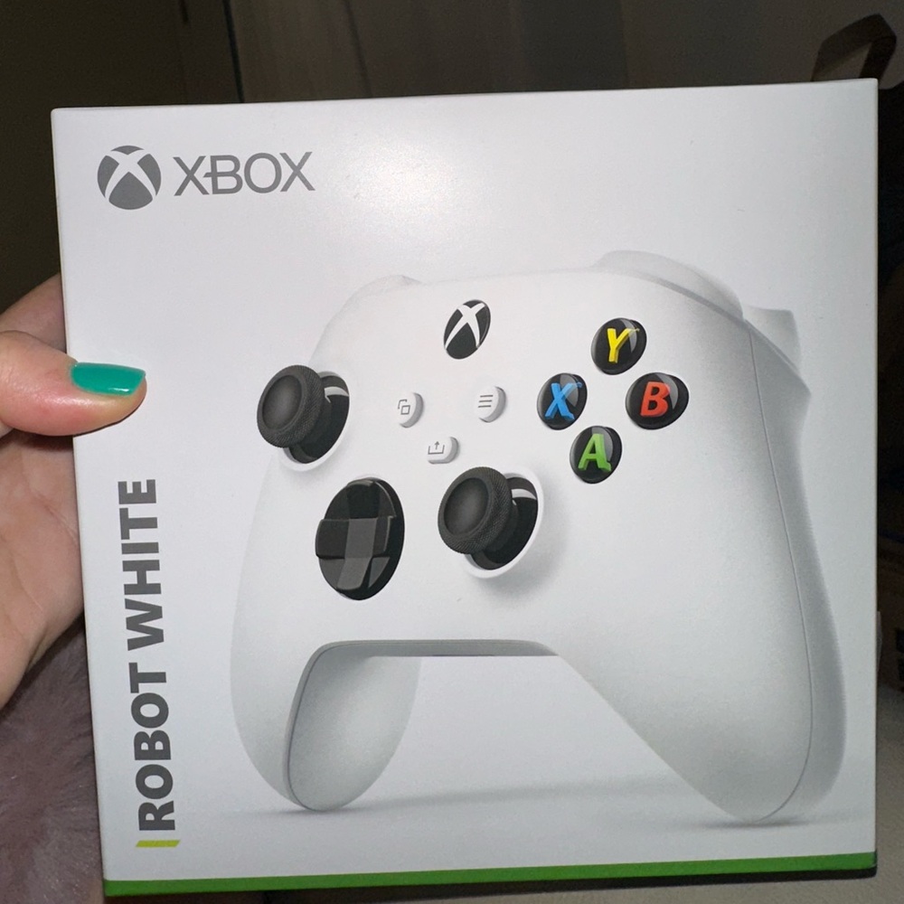 BNIB Xbox Controller — Robot White 🎮